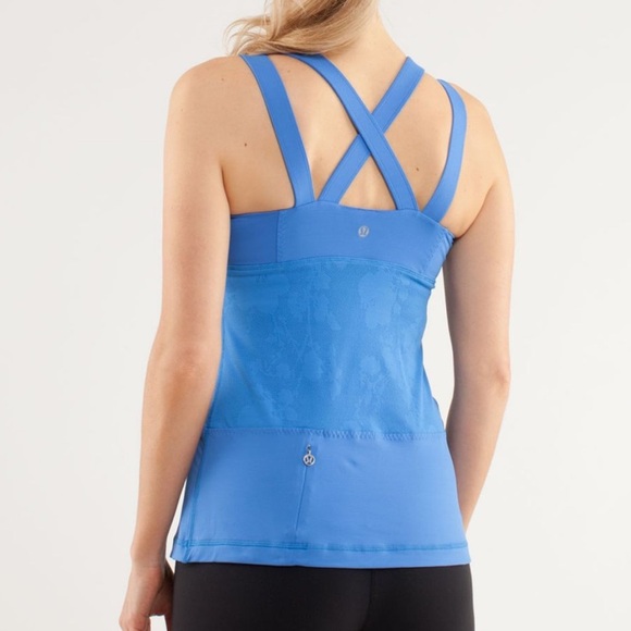 Lululemon Chaturanga Tank Top Luxtreme Shelf Bra Blue Size 8 Tank Top - Picture 2 of 6